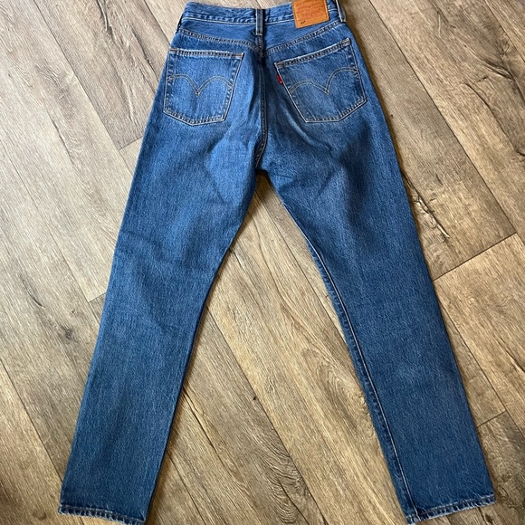 Levi’s 501 - Picture 5 of 7